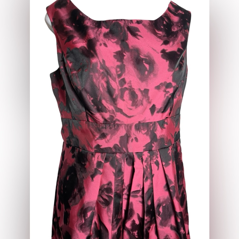 Eliza J dress size 10 petite bright pink & black Jaquard Fit & Flare dress 🖤🩷 - Picture 4 of 11